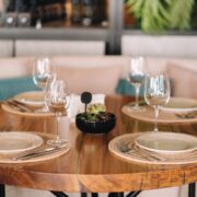 couvert croisé au restaurant